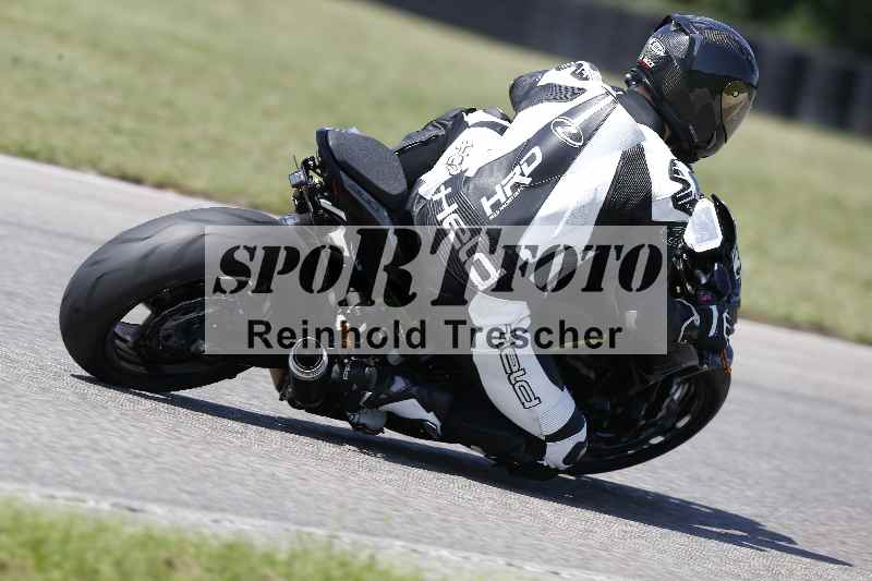 /44 09.08.2025 Plüss Moto Sport ADR/Freies Fahren/backside